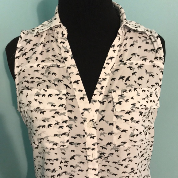 NY&Co Bird Print Sleeveless Button Up Blouse - Picture 2 of 3